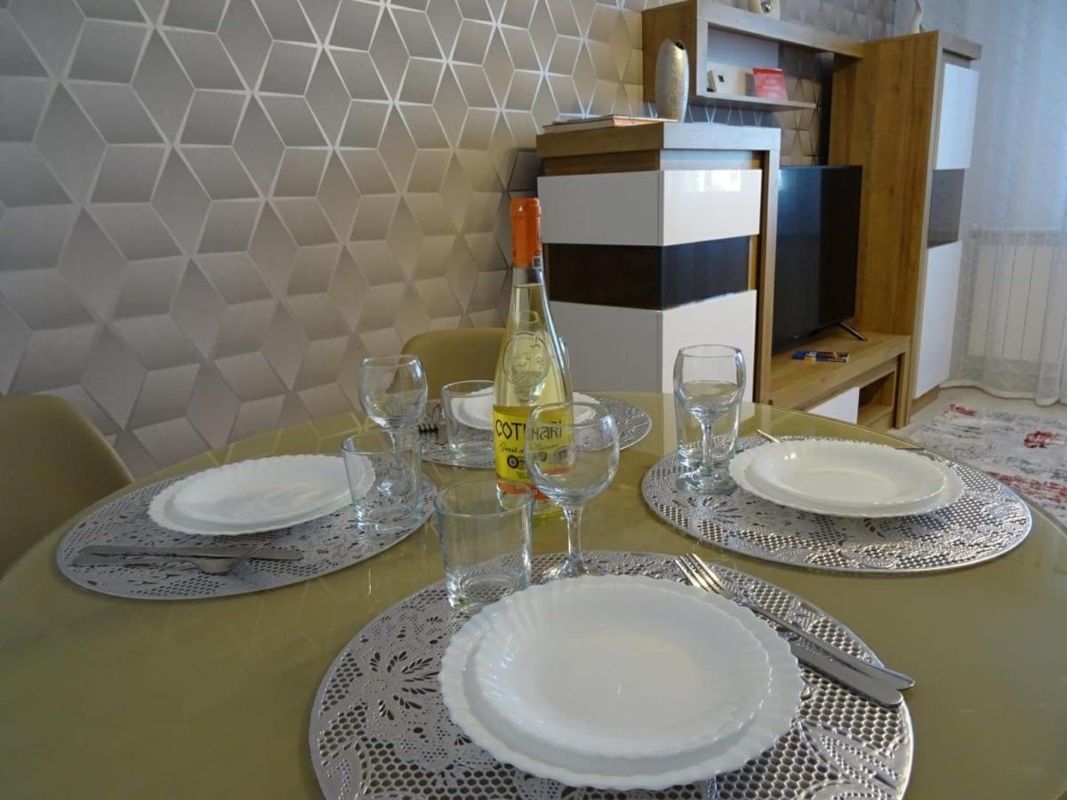 Carla'S Apart Palas-Hala Centrala 1 Bedroom, Airport Shuttle Iasi Buitenkant foto