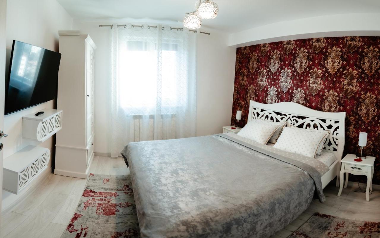 Carla'S Apart Palas-Hala Centrala 1 Bedroom, Airport Shuttle Iasi Buitenkant foto