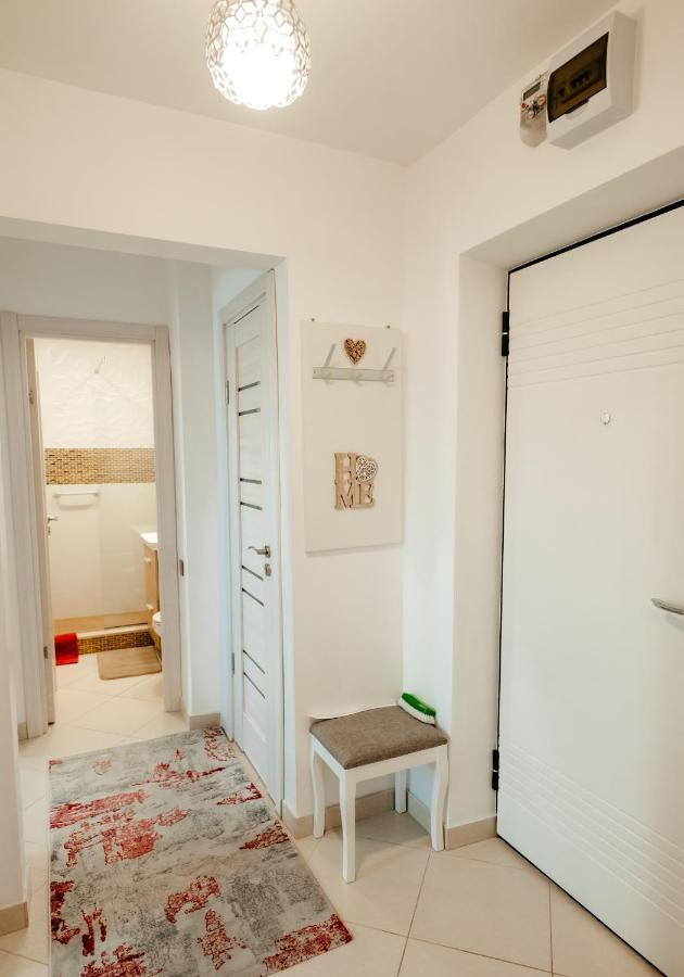 Carla'S Apart Palas-Hala Centrala 1 Bedroom, Airport Shuttle Iasi Buitenkant foto